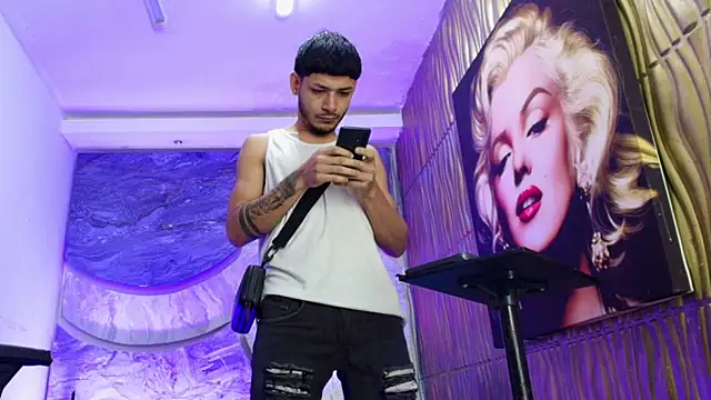 Snapshot of Sexy_Boy203 chatting on May 29, 2026, 7:42 pm Sexy Boy203 online show from May 29, 2026, 7:42 pm