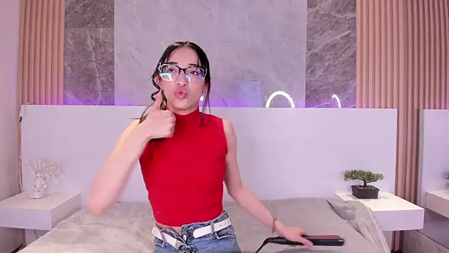 EmiliaBell  online show from June 30, 2026, 12:49 pm