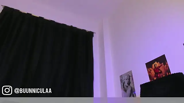 Snapshot of LarissaHell chatting on May 29, 2026, 9:54 pm LarissaHell online show from May 29, 2026, 9:54 pm