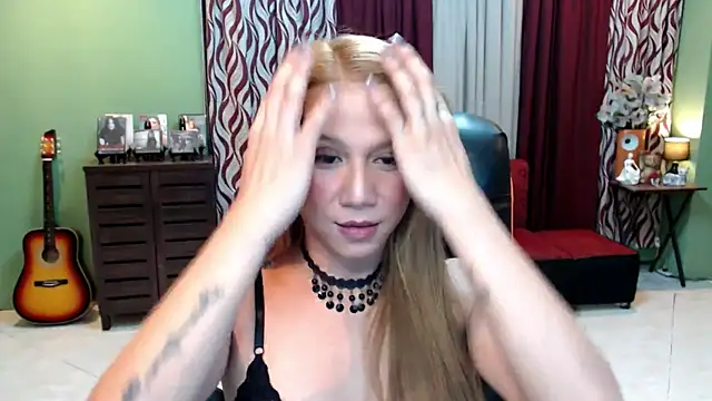 Snapshot of dreamgirlHILARY chatting on July 20, 2026, 1:35 pm dreamgirlHILARY online show from July 20, 2026, 1:35 pm