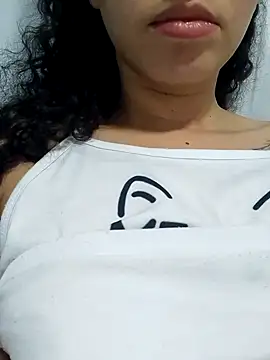 venuseyes25 online show from June 8, 2026, 4:13 am