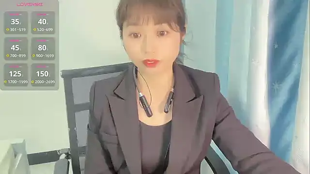 Snapshot of Lanny-LL chatting on May 9, 2026, 7:23 am Lanny-LL online show from May 9, 2026, 7:23 am