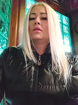 MILFBARBY online show from December 17, 2025, 8:08 am