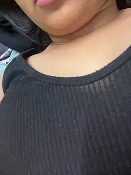 angelaura99 online show from July 16, 2026, 12:13 pm