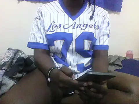 Snapshot of aya8702 chatting on May 10, 2026, 7:23 am aya8702 online show from May 10, 2026, 7:23 am