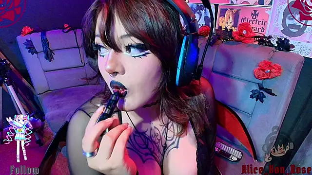 Alice von rose online show from June 27, 2026, 5:24 am