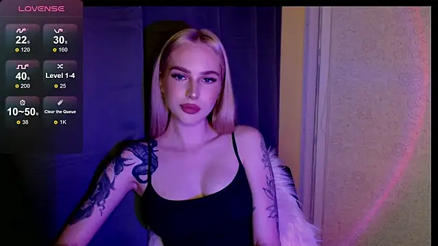Snapshot of MichelleVelour chatting on June 6, 2026, 5:18 pm MichelleVelour online show from June 6, 2026, 5:18 pm