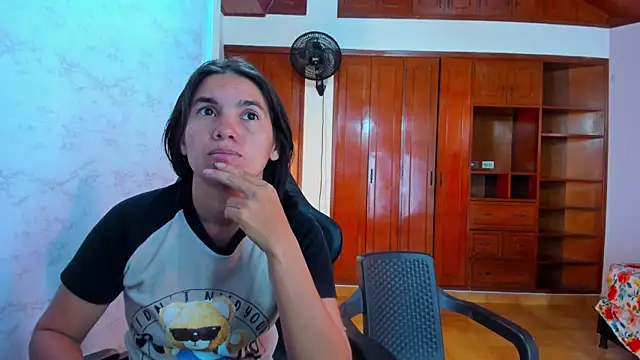 Soffy and Emily online show from July 14, 2026, 12:33 pm