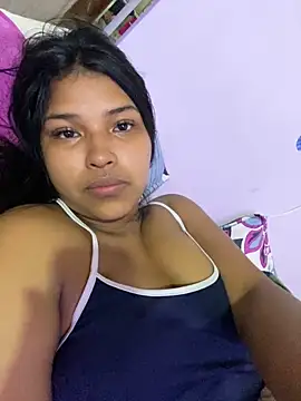 Juli-espinoza online show from May 12, 2026, 5:30 pm