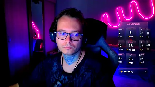 MeLanXolik online show from July 21, 2026, 1:19 am