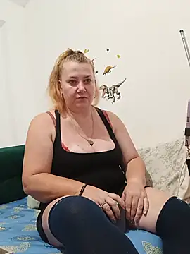 Snapshot of JuliaBestX chatting on July 15, 2026, 10:17 pm JuliaBestX online show from July 15, 2026, 10:17 pm