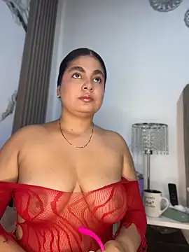 Yassy 11 online show from June 7, 2026, 9:42 pm