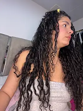 Yassy 11 online show from May 20, 2026, 11:02 pm