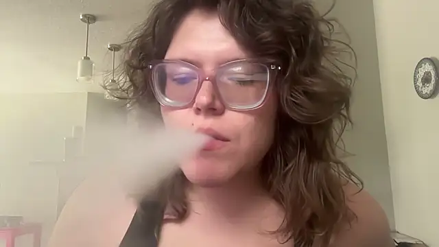 cozyqt94 online show from May 21, 2026, 8:39 pm