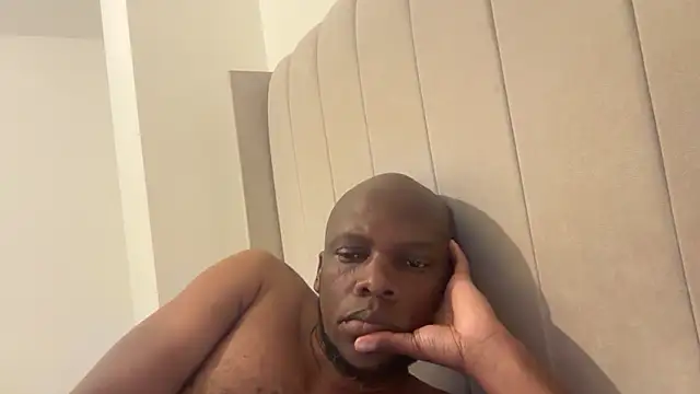 Snapshot of machofaka chatting on May 10, 2026, 12:47 am machofaka online show from May 10, 2026, 12:47 am