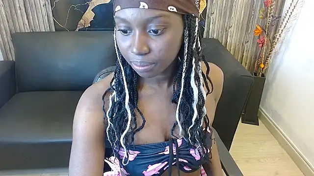 Snapshot of luna_bella160920 chatting on June 10, 2026, 3:35 pm luna bella160920 online show from June 10, 2026, 3:35 pm