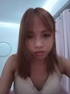 Snapshot of sweetpinayxxx chatting on June 18, 2026, 12:43 pm sweetpinayxxx online show from June 18, 2026, 12:43 pm