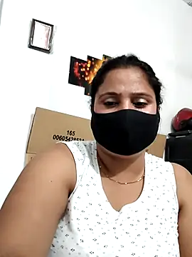 Snapshot of Your-Cherry chatting on June 3, 2026, 2:33 pm Your-Cherry online show from June 3, 2026, 2:33 pm