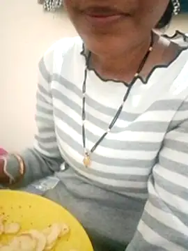 ayanloveannu online show from July 15, 2026, 9:49 am