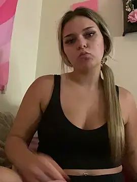 Snapshot of breebabexoxo chatting on May 12, 2026, 8:26 pm breebabexoxo online show from May 12, 2026, 8:26 pm