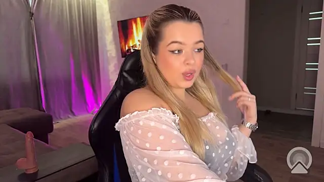 cuddly blonde online show from May 30, 2026, 1:17 pm