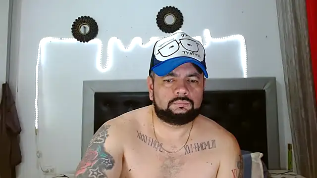 Snapshot of perverseveteranmanxxx chatting on October 2, 2025, 5:22 am perverseveteranmanxxx online show from October 2, 2025, 5:22 am