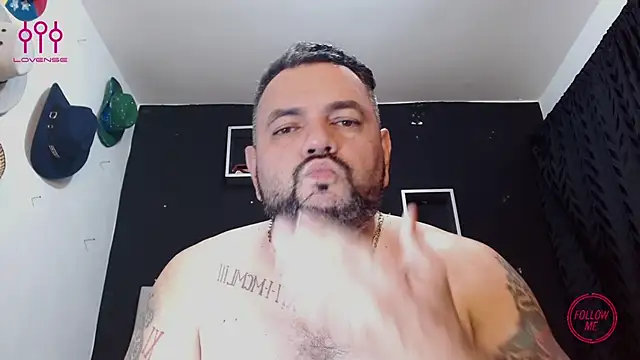 Snapshot of perverseveteranmanxxx chatting on March 15, 2025, 6:32 pm perverseveteranmanxxx online show from March 15, 2025, 6:32 pm