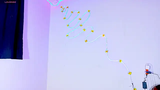 Snapshot of violeta_E_ chatting on May 15, 2026, 4:32 am violeta E online show from May 15, 2026, 4:32 am