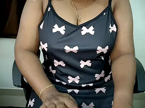 MALLU WAVEZZZ online show from May 22, 2026, 2:37 pm