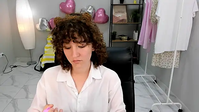 Snapshot of Miriam_Boshe chatting on May 15, 2026, 1:53 pm Miriam Boshe online show from May 15, 2026, 1:53 pm