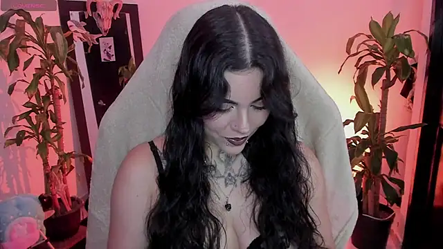 Snapshot of MissCharlottte_18 chatting on May 30, 2026, 4:08 am MissCharlottte 18 online show from May 30, 2026, 4:08 am