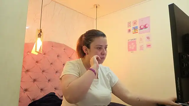 Snapshot of Laady_rosse chatting on July 11, 2026, 11:54 am Laady rosse online show from July 11, 2026, 11:54 am