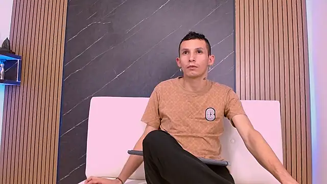 Isak Berekoa online show from May 18, 2026, 3:50 am