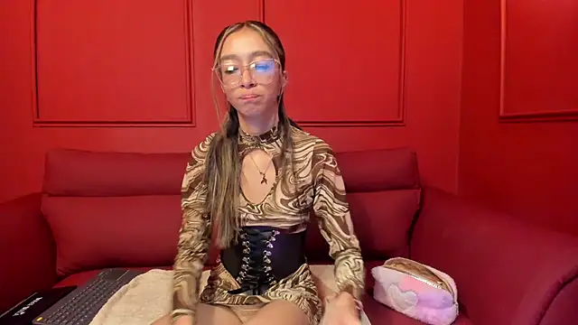 Snapshot of HannaCarttier_ chatting on May 27, 2026, 12:23 pm HannaCarttier online show from May 27, 2026, 12:23 pm