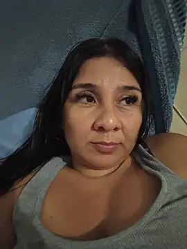 noemy-25 online show from May 31, 2026, 1:22 am