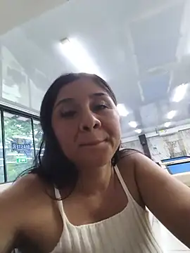 noemy-25 online show from June 19, 2026, 7:41 pm