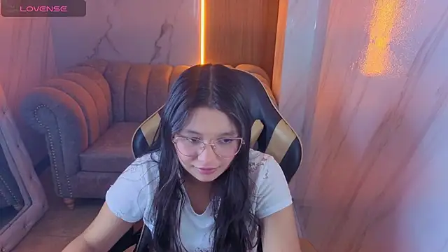 Snapshot of HoneyDoll_tf chatting on July 16, 2026, 12:57 pm HoneyDoll tf online show from July 16, 2026, 12:57 pm