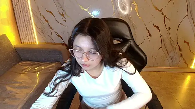 Snapshot of HoneyDoll_tf chatting on June 1, 2026, 1:11 pm HoneyDoll tf online show from June 1, 2026, 1:11 pm