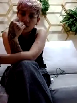 Snapshot of DannyRoudX chatting on May 31, 2026, 10:54 pm DannyRoudX online show from May 31, 2026, 10:54 pm
