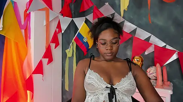 Snapshot of Beautyebony_ chatting on June 26, 2026, 12:00 pm Beautyebony online show from June 26, 2026, 12:00 pm