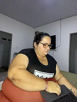 marianacooper1234 online show from May 24, 2026, 7:19 am