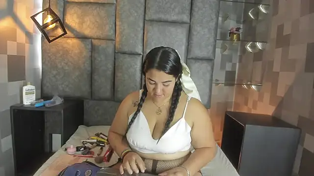 Snapshot of Ainoa_Ruiz chatting on June 3, 2026, 2:18 pm Ainoa Ruiz online show from June 3, 2026, 2:18 pm
