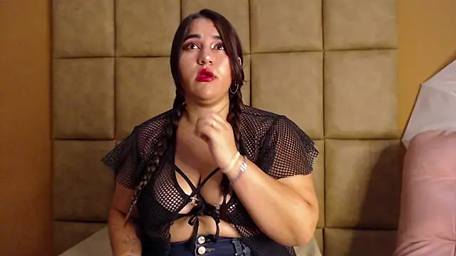 Snapshot of Ainoa_Ruiz chatting on May 25, 2026, 5:33 pm Ainoa Ruiz online show from May 25, 2026, 5:33 pm