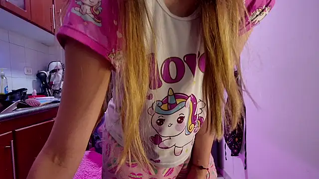 Snapshot of Barbie20_ chatting on May 21, 2026, 1:19 pm Barbie20 online show from May 21, 2026, 1:19 pm