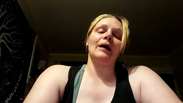 Snapshot of Savvy8 chatting on May 13, 2026, 3:02 am Savvy8 online show from May 13, 2026, 3:02 am