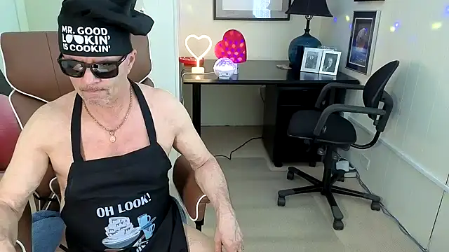 hotdadbod online show from October 7, 2025, 8:54 pm