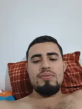 Snapshot of Alejo10051 chatting on May 25, 2026, 12:54 am Alejo10051 online show from May 25, 2026, 12:54 am