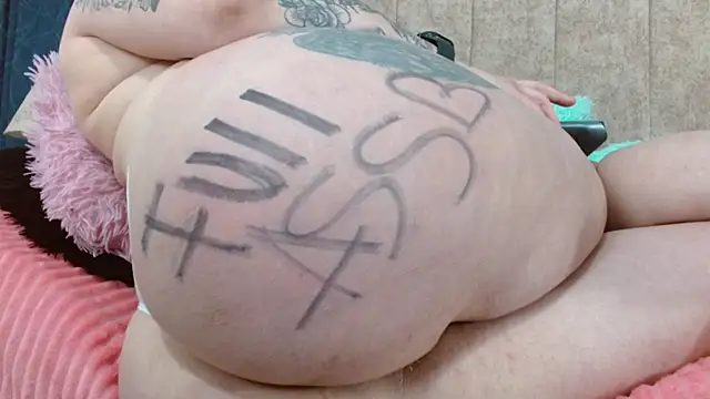 Melanie Messy Nasty online show from May 25, 2026, 8:18 pm