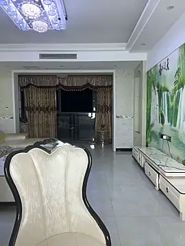 Yiyi-a- online show from May 24, 2026, 5:57 pm
