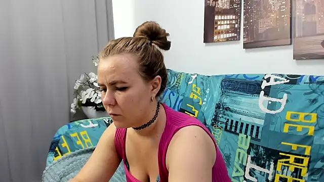 Snapshot of Dear_hollyy chatting on July 2, 2026, 1:06 am Dear hollyy online show from July 2, 2026, 1:06 am